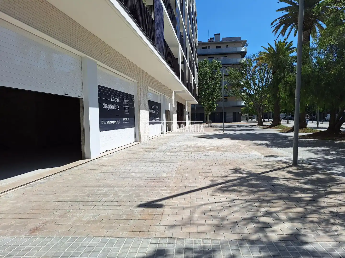 Vista exterior de Local en venda en L'Hospitalet de Llobregat