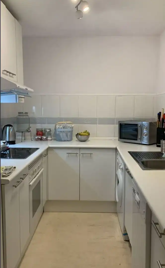 Cocina de Piso de alquiler en Estepona con Aire acondicionado, Terraza y Amueblado