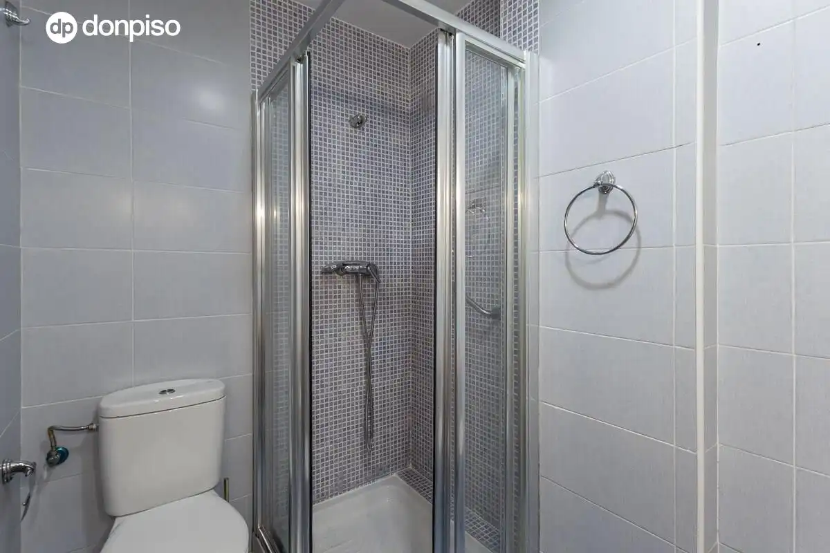 Baño de Piso en venta en Armilla con Aire acondicionado, Calefacción y Balcón
