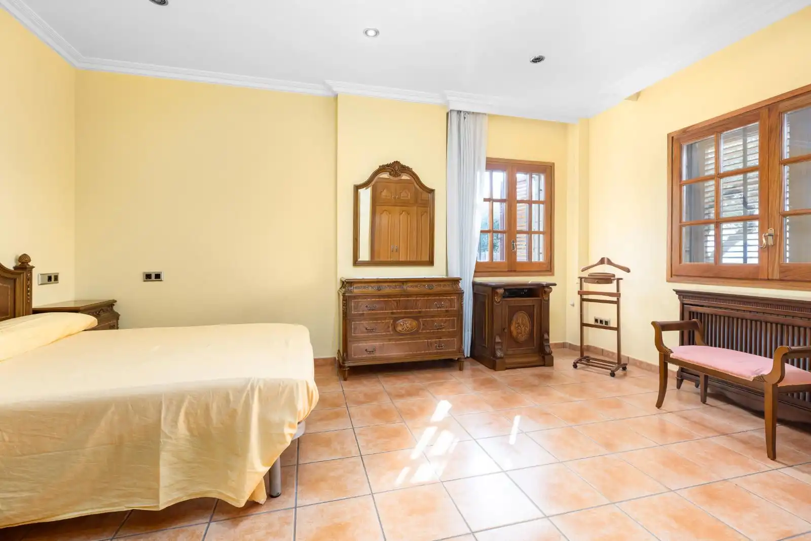 Dormitori de Casa o xalet en venda en Mataró amb Terrassa i Piscina