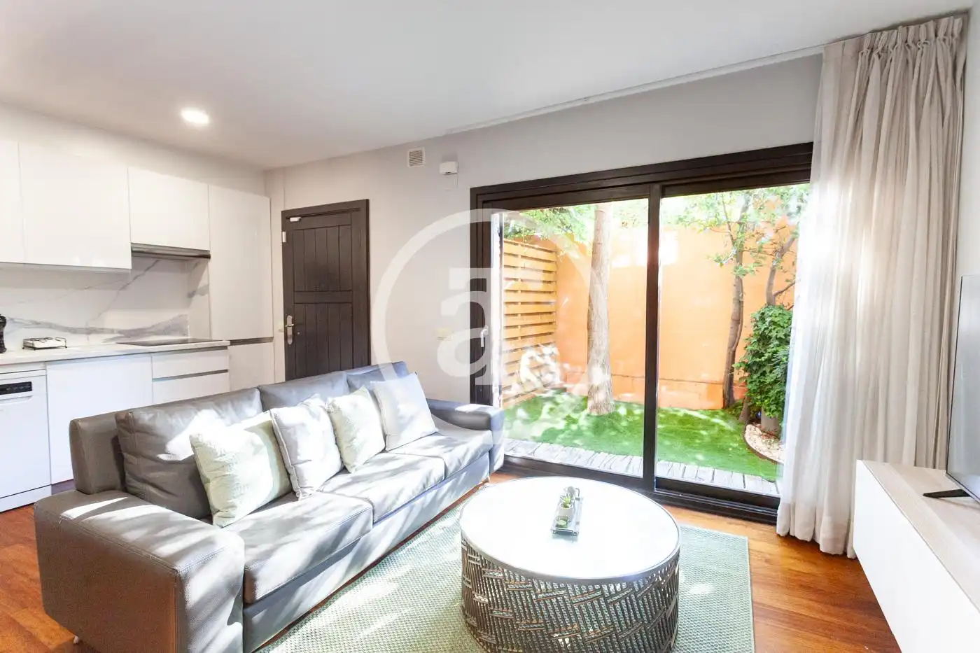 Living room of Duplexes for rent in Madrid  with Air Conditioner, Heating and Furnished
