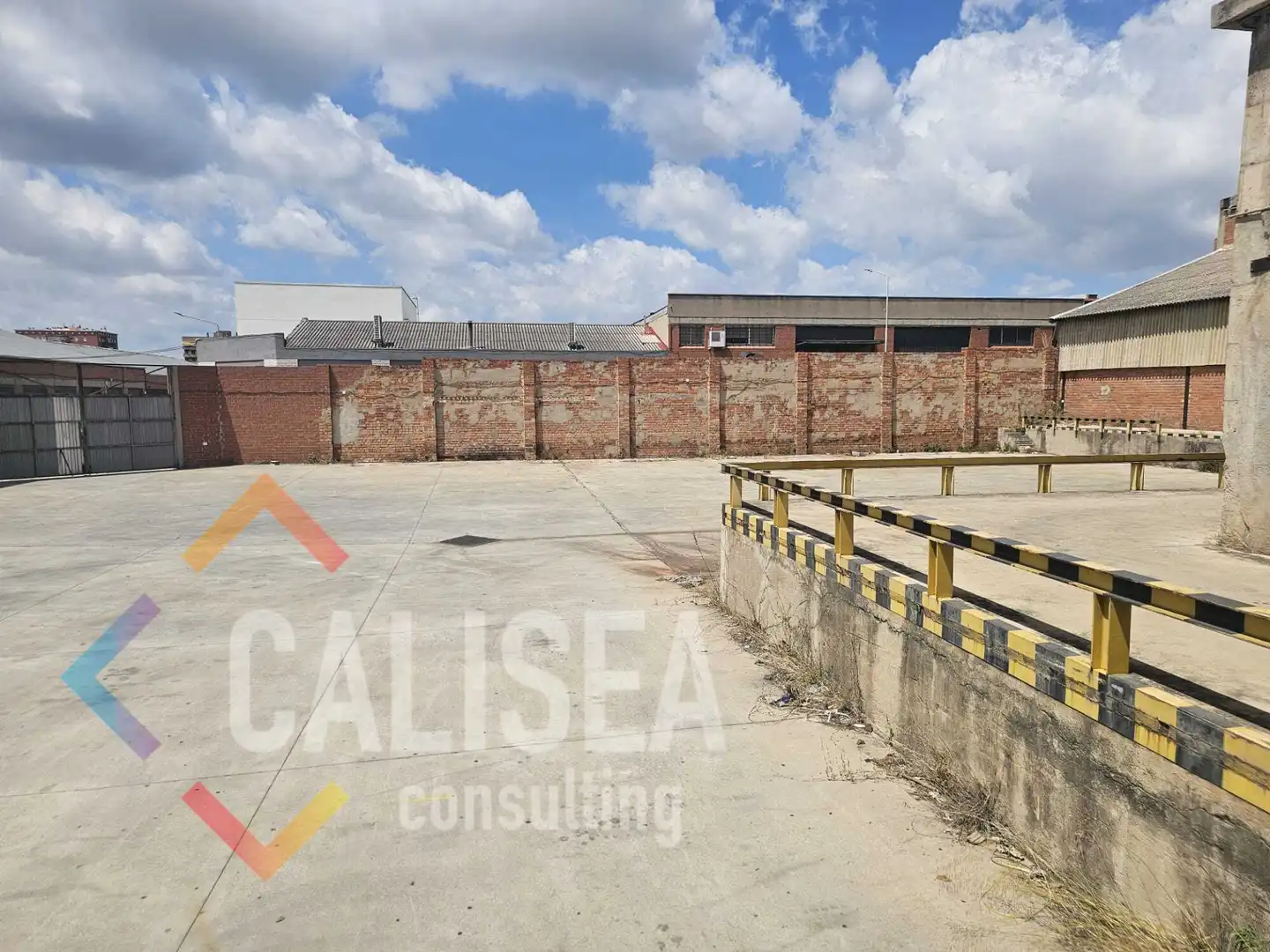 Exterior view of Industrial buildings for rent in Sabadell