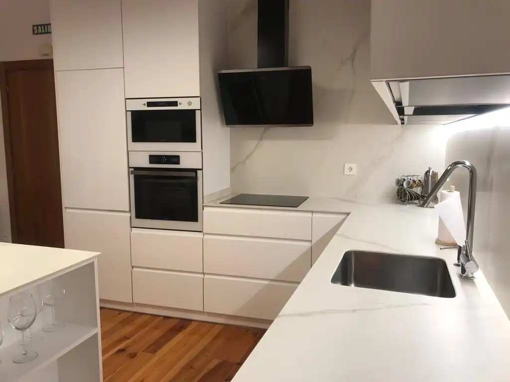 Cocina de Apartamento de alquiler en  Pamplona / Iruña con Calefacción, Amueblado y Horno