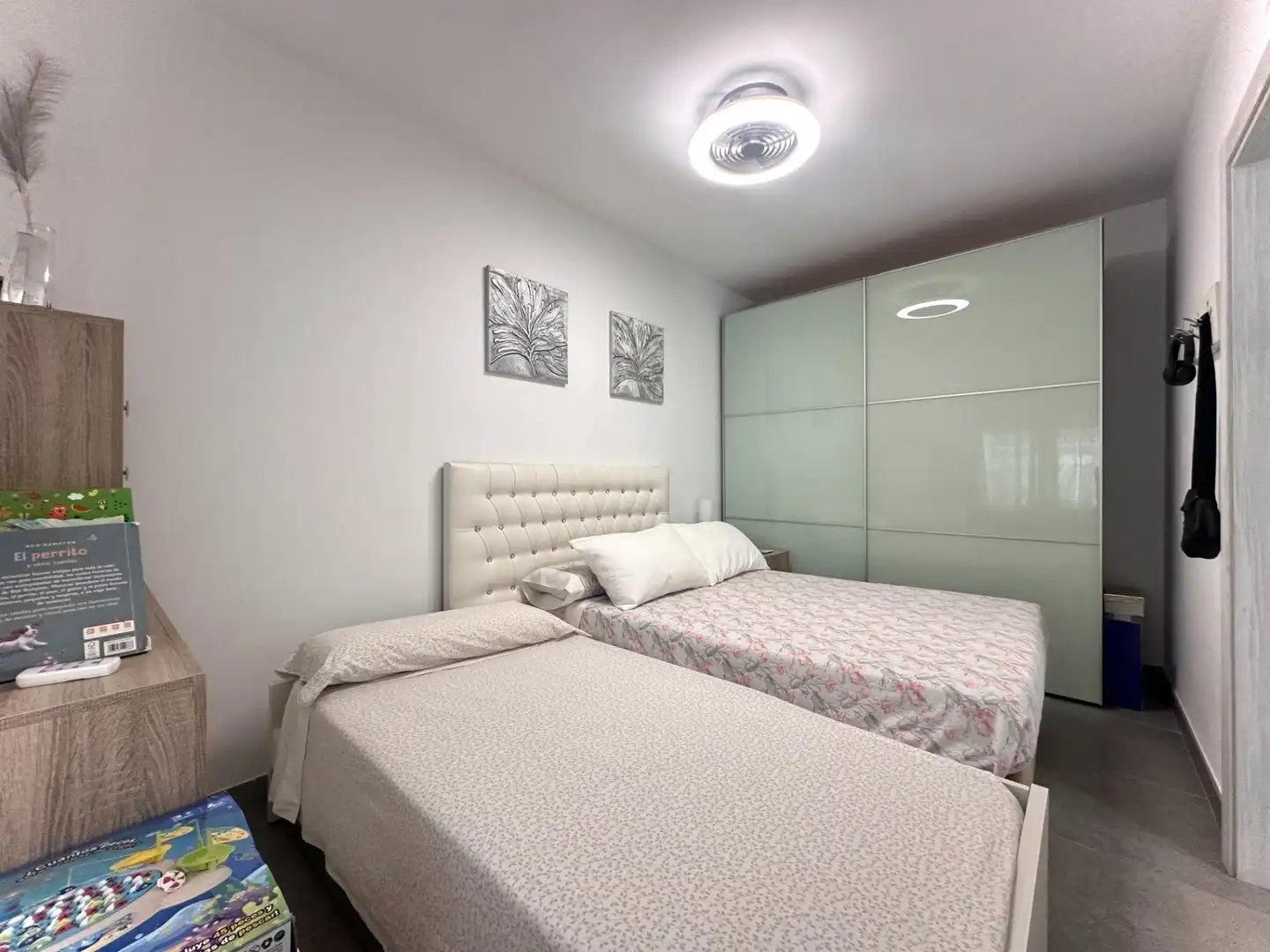 Habitación de Casa o chalet en venta en Churriana de la Vega con Aire acondicionado, Calefacción y Jardín privado