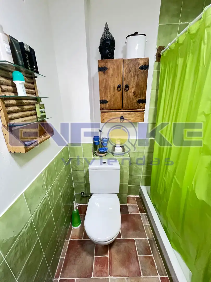 Badezimmer von Einfamilien-Reihenhaus zum Verkauf in Moratilla de los Meleros mit Heizung, Parkett und Möbliert