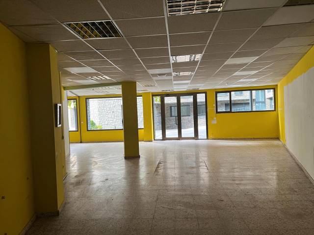 Local comercial en Alquiler en Encamp pueblo