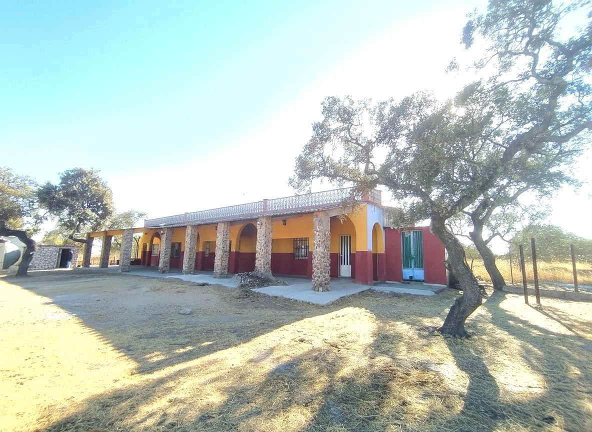 Außenansicht von Country house zum verkauf in Valverde de Mérida mit Klimaanlage und Möbliert