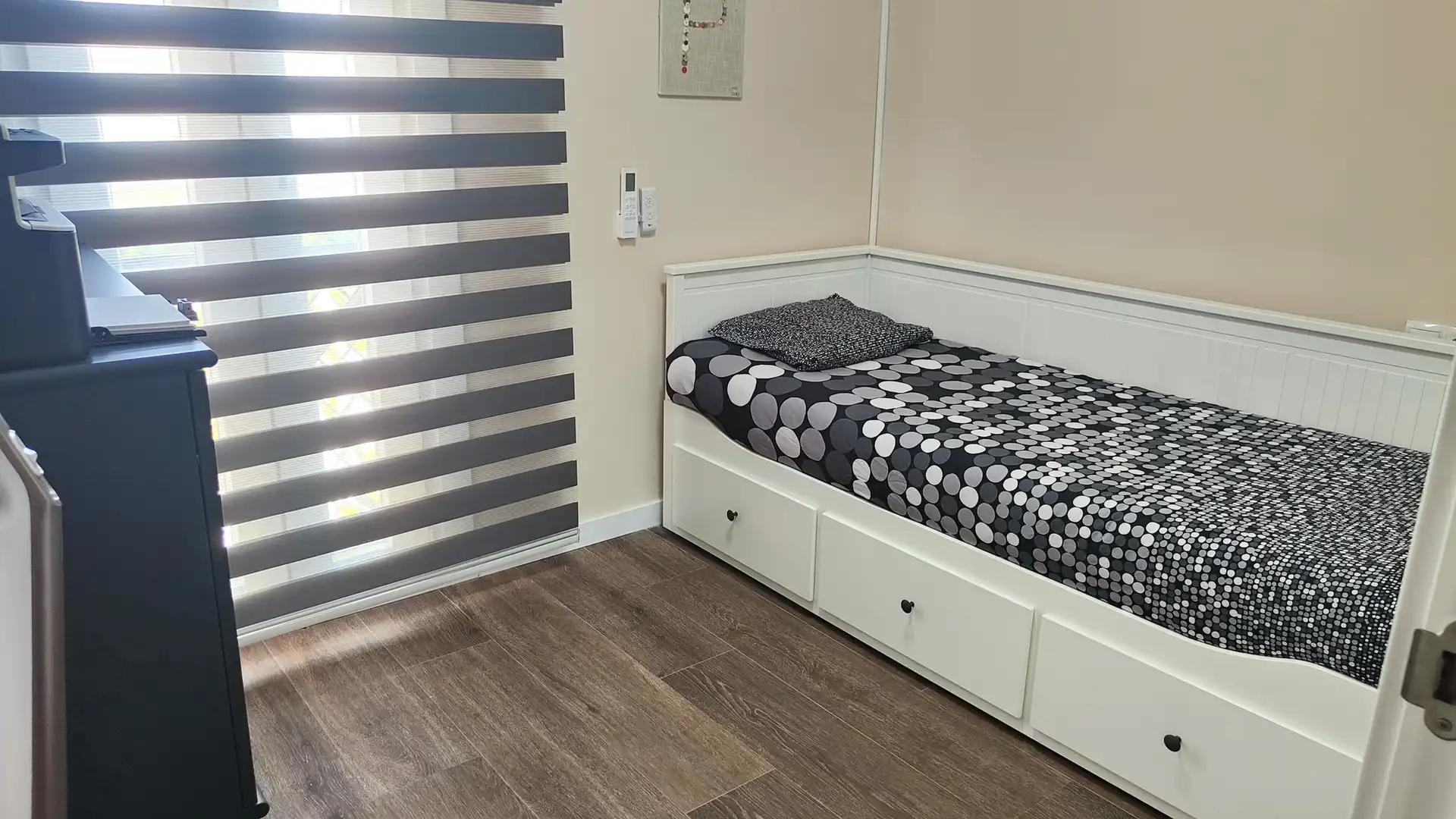 Schlafzimmer von Einfamilien-Reihenhaus zum Verkauf in Alcúdia mit Klimaanlage, Heizung und Privatgarten