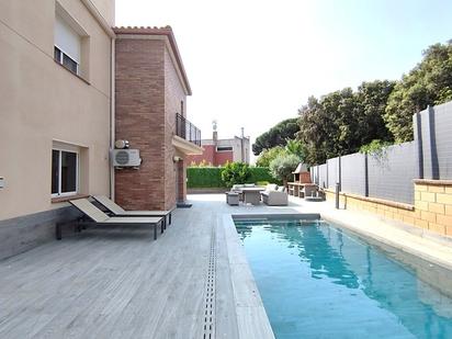 Piscina de Casa o xalet en venda en Canet de Mar amb Aire condicionat, Calefacció i Jardí privat