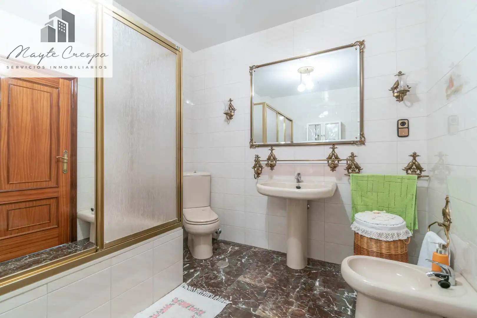 Baño de Casa adosada en venta en Jun con Terraza, Amueblado y Alarma