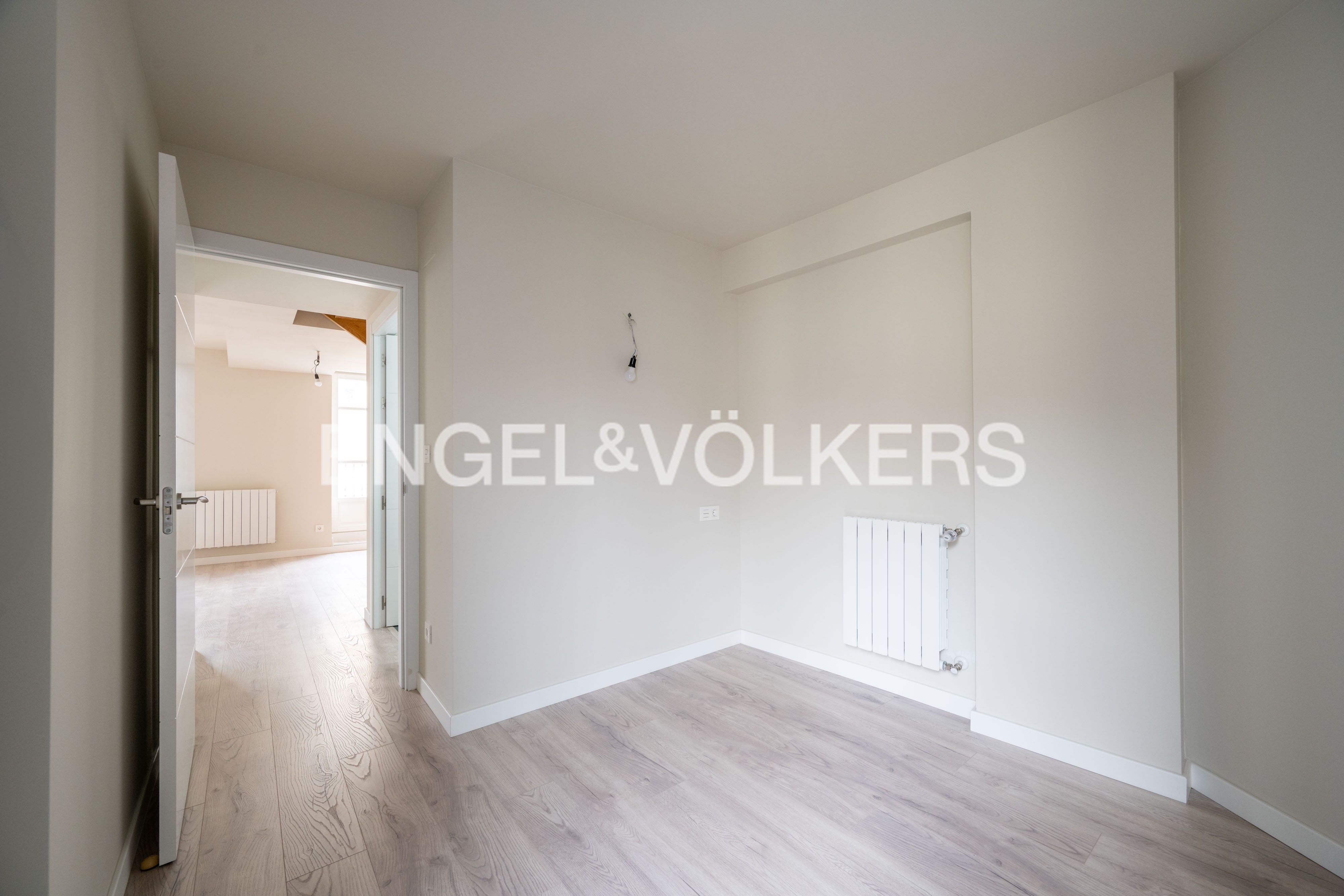 Dúplex en venta en Irun  con Calefacción, Parquet y Balcón