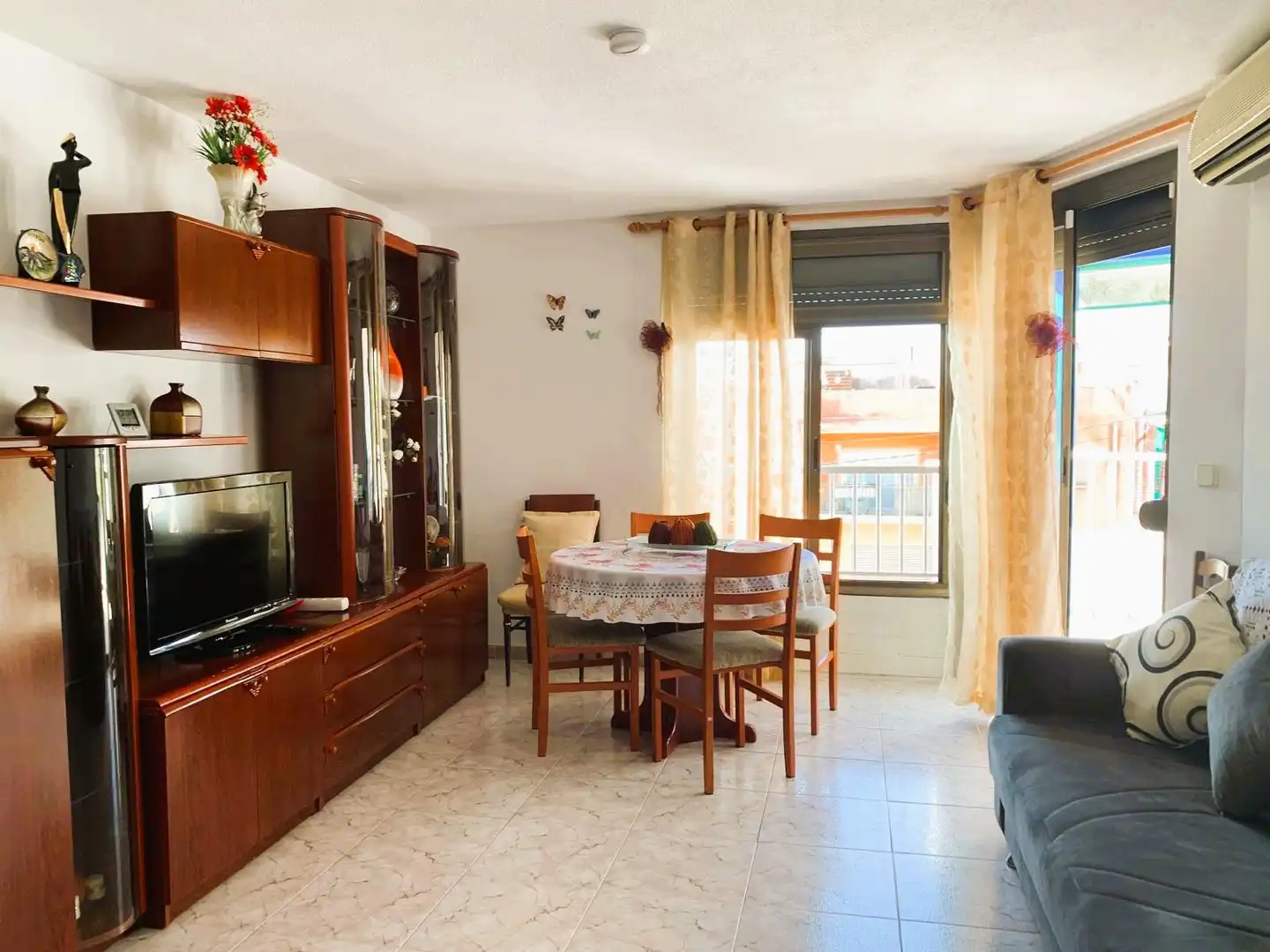 Living room of Flat for sale in Prat de Vilanova