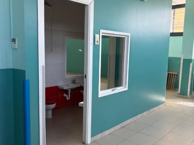 Baño de Local de alquiler en Zaragoza con Aire acondicionado y Calefacción