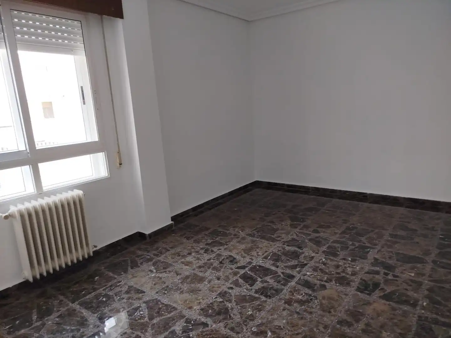 Piso en venta en Albacete con Calefacción, Trastero y Balcón