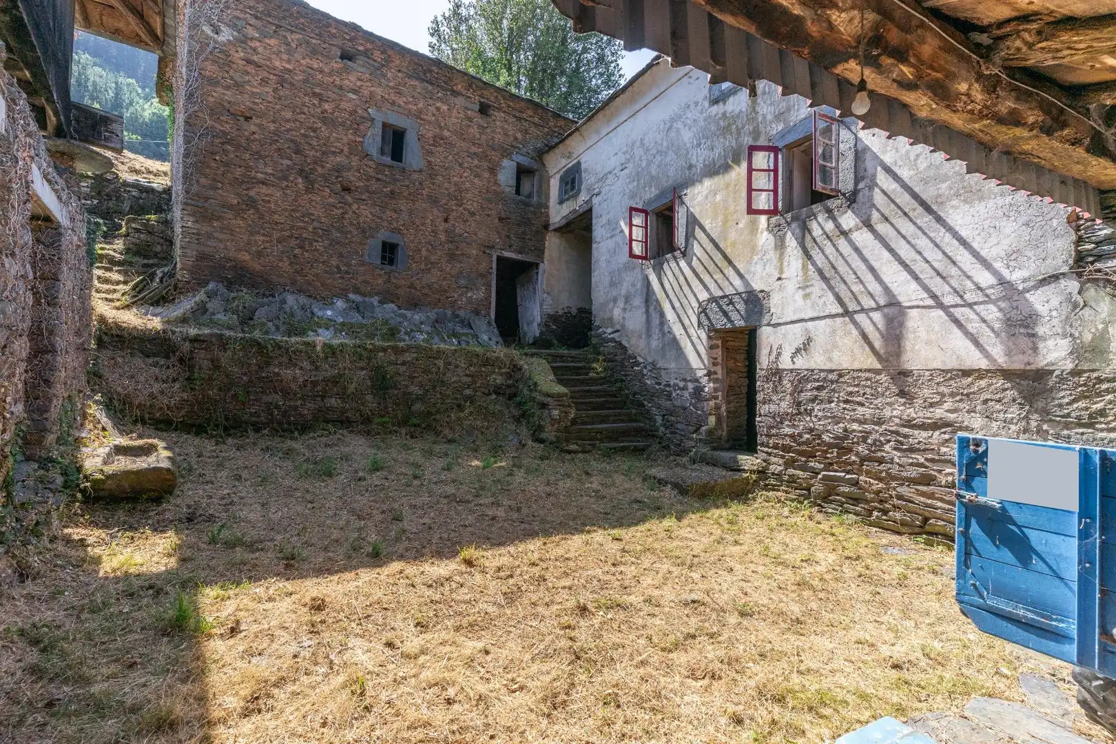 Vista exterior de Casa o xalet en venda en Allande amb Jardí privat i Balcó