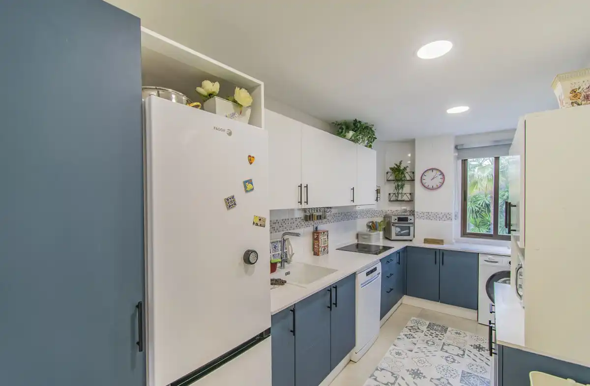 Cuina de Apartament en venda en Estepona amb Aire condicionat, Traster i Moblat