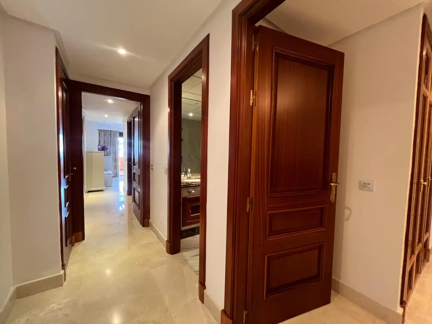 Flat for sale in Estepona  with Air Conditioner, Private garden and Terrace