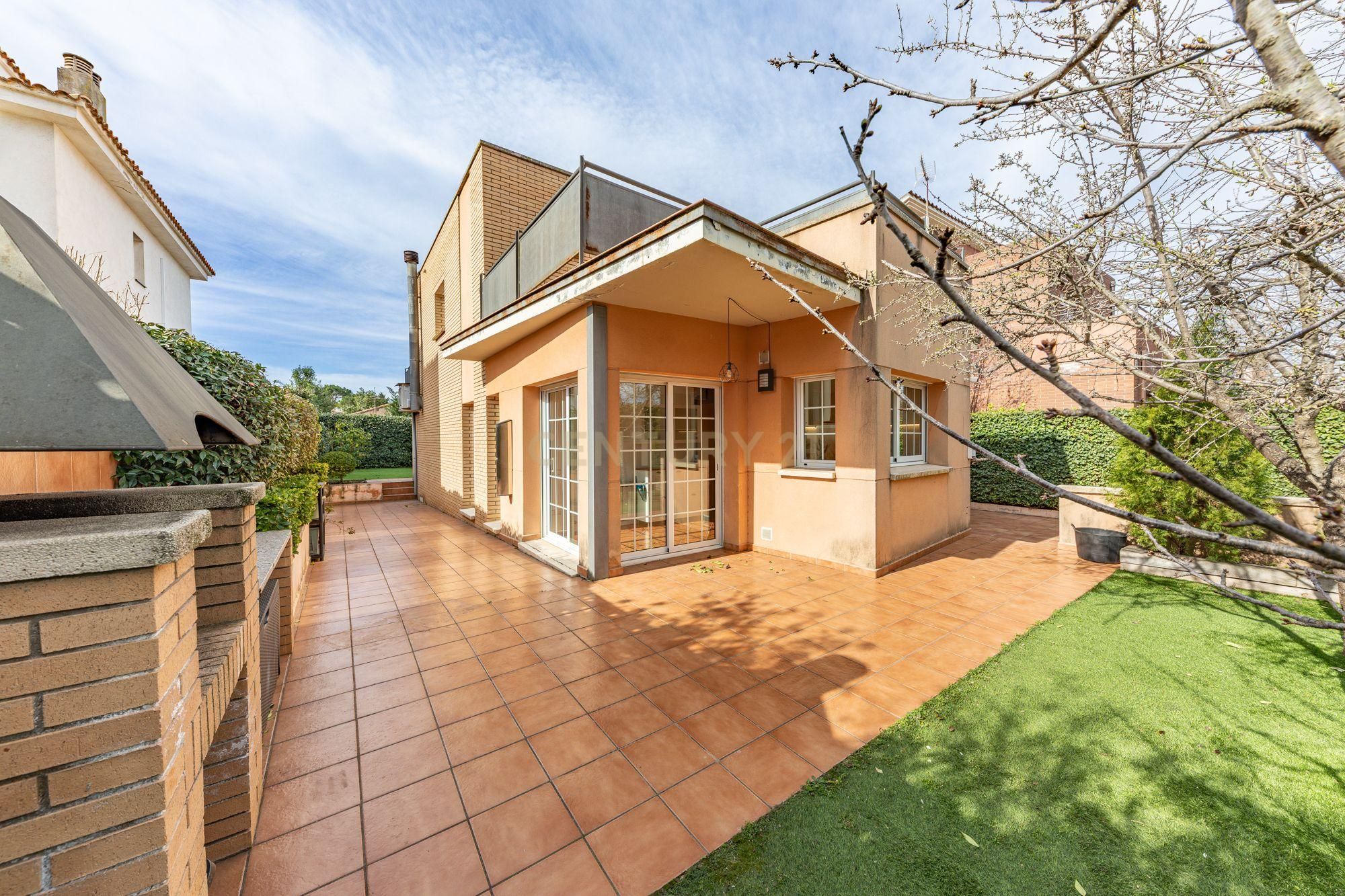 Casa o chalet de alquiler en Carrer de Tarragona, 33, Sant Cugat del Vallès, Sp, 33, Mira-sol