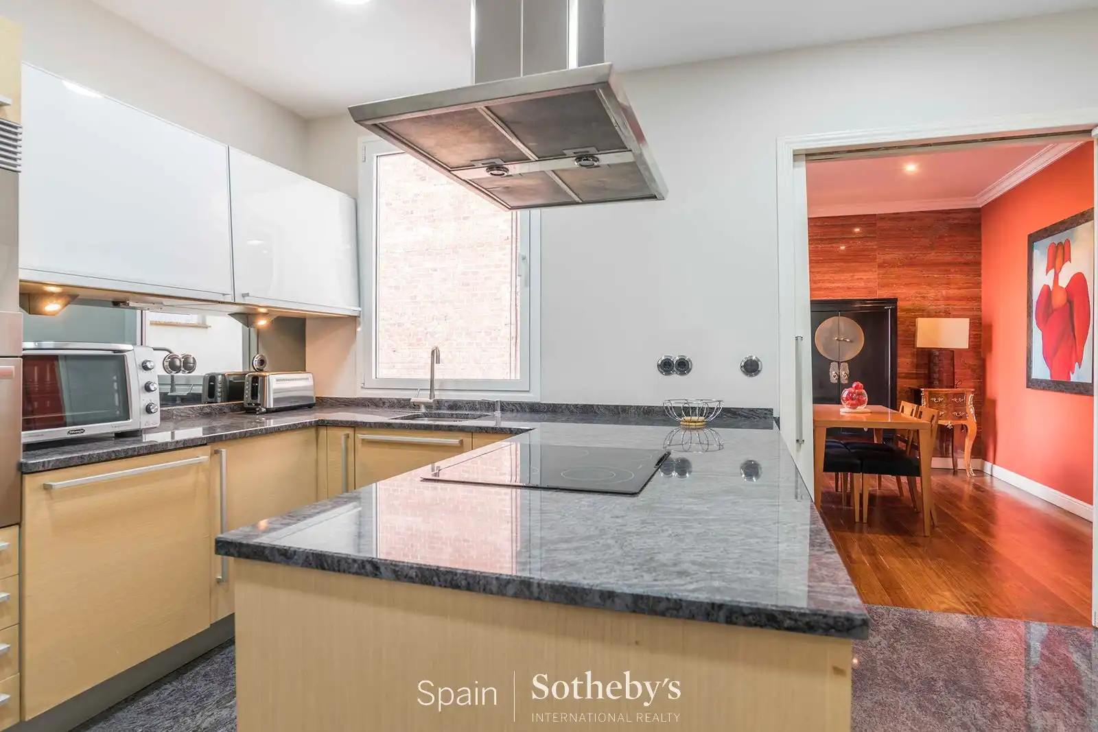 Cuina de Apartament de lloguer en Madrid amb Aire condicionat i Calefacció