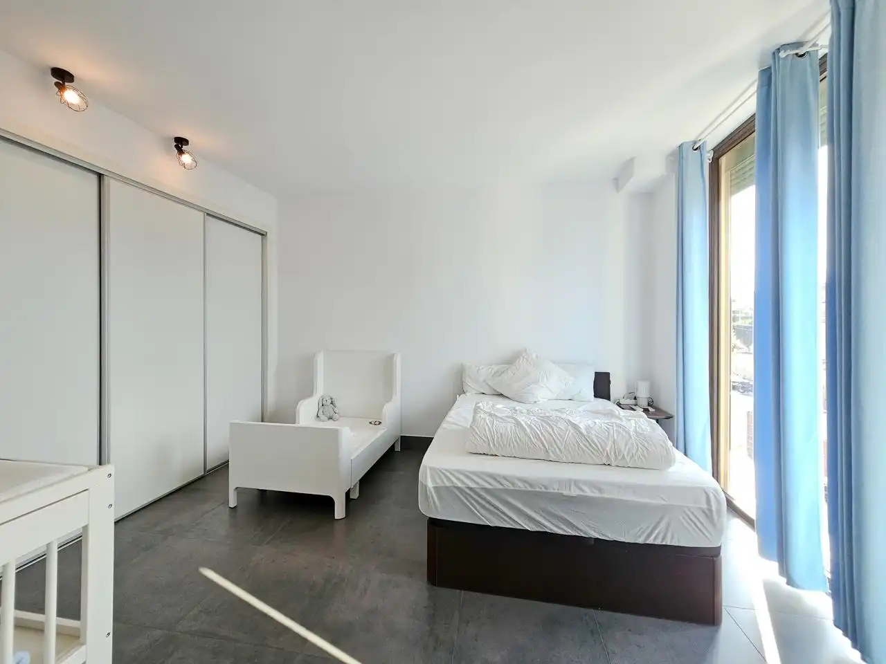 Habitación de Casa o chalet en venta en Montequinto con Aire acondicionado, Jardín privado y Terraza