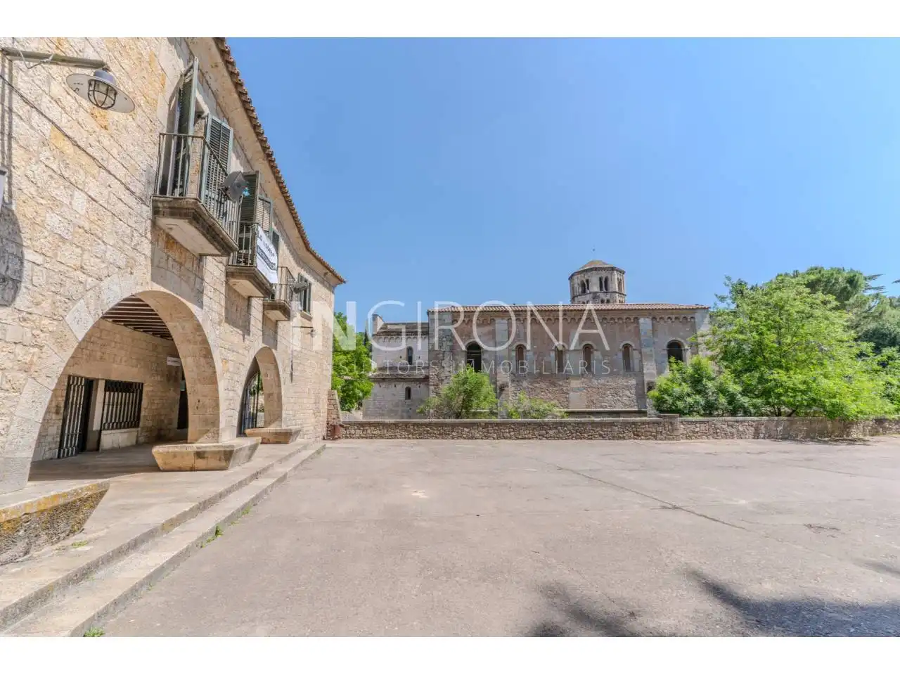 Vista exterior de Pis en venda en Girona amb Calefacció, Parquet i Moblat