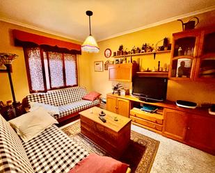 Living room of House or chalet for sale in Regueras de Arriba  with Private garden, Parquet flooring and Furnished