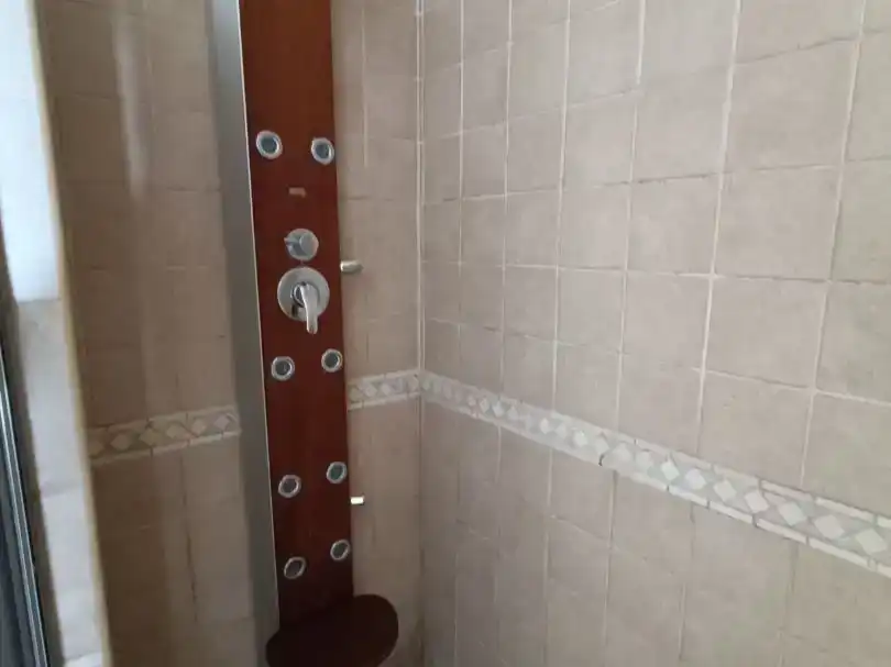 Bany de Pis en venda en Málaga amb Aire condicionat, Traster i Piscina