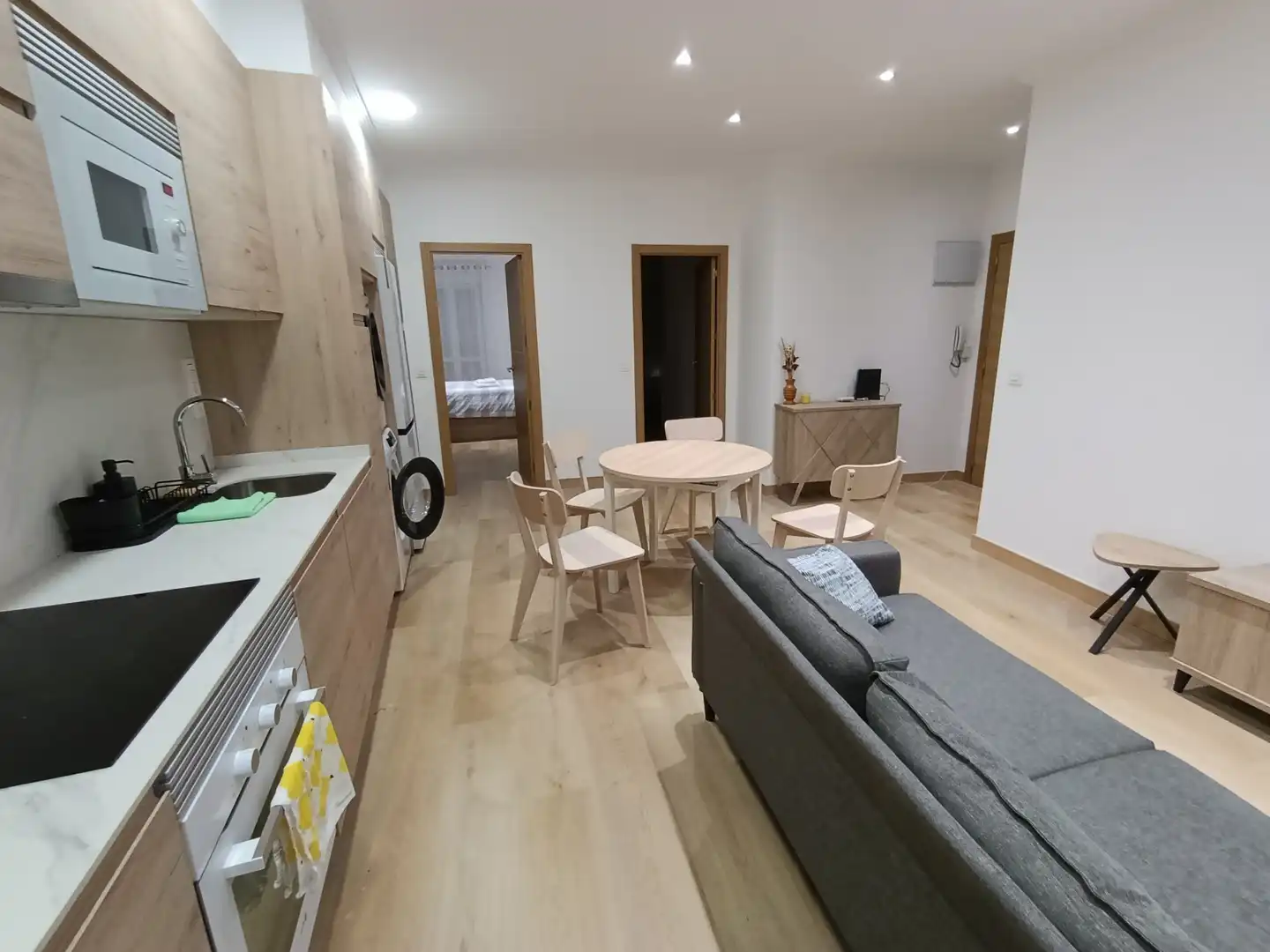 Wohnzimmer von Wohnung zur Miete in Avilés mit Heizung, Parkett und Möbliert