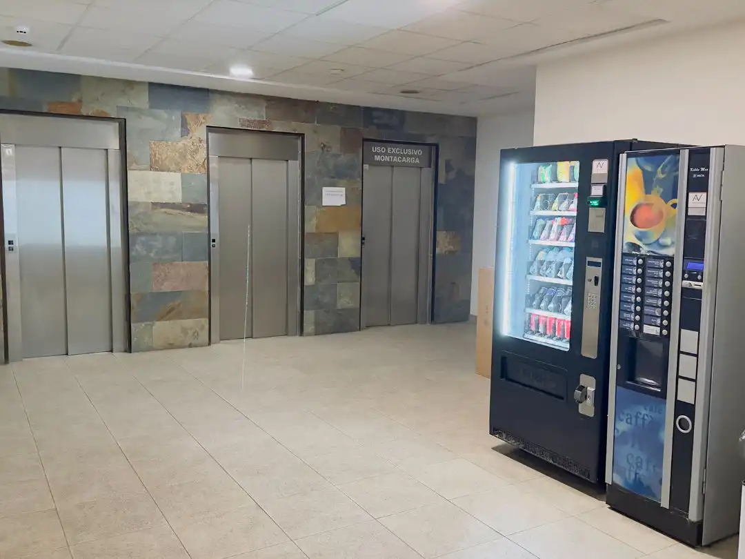 Oficina de lloguer en Avenida Juan Diego
