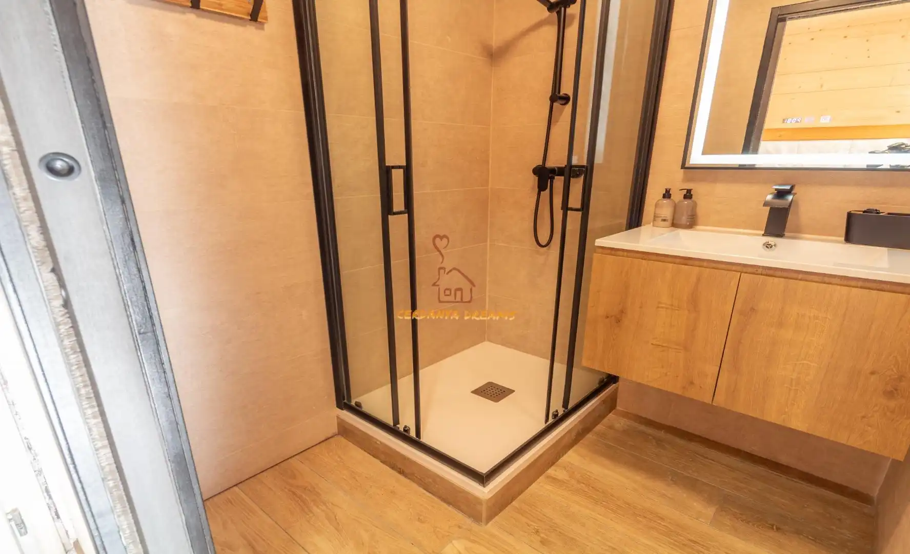 Baño de Estudio en venta en Les Angles con Aire acondicionado, Calefacción y Terraza