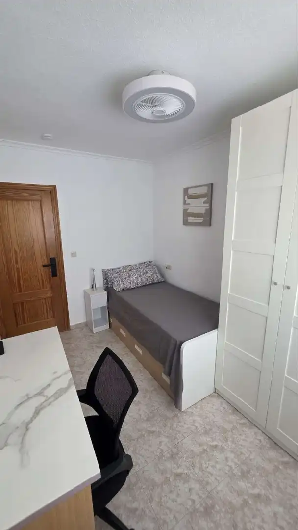 Habitación de Piso para compartir en Mutxamel con Aire acondicionado, Terraza y Amueblado