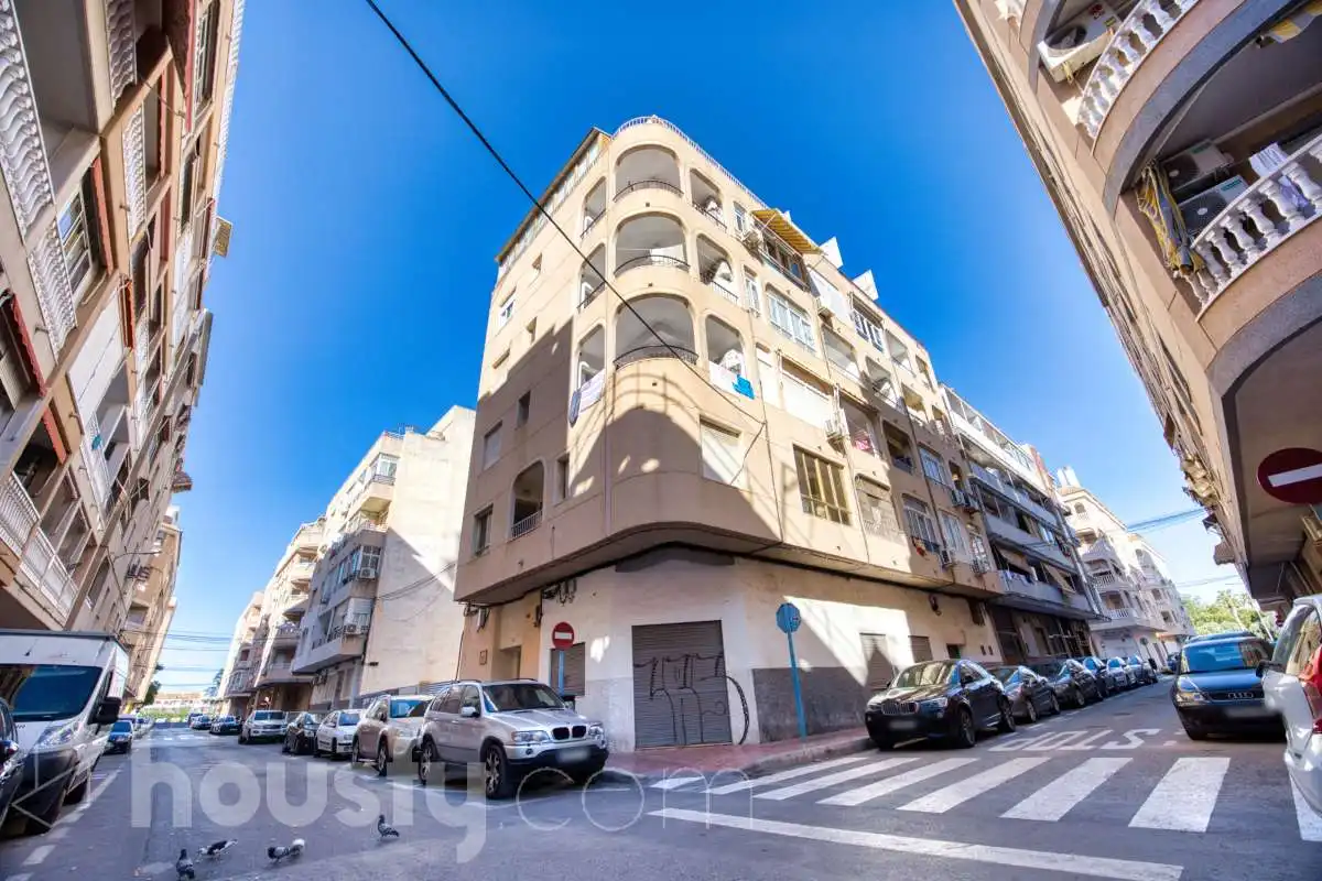 Exterior view of Study for sale in Torrevieja  with Air Conditioner, Parquet flooring and Furnished