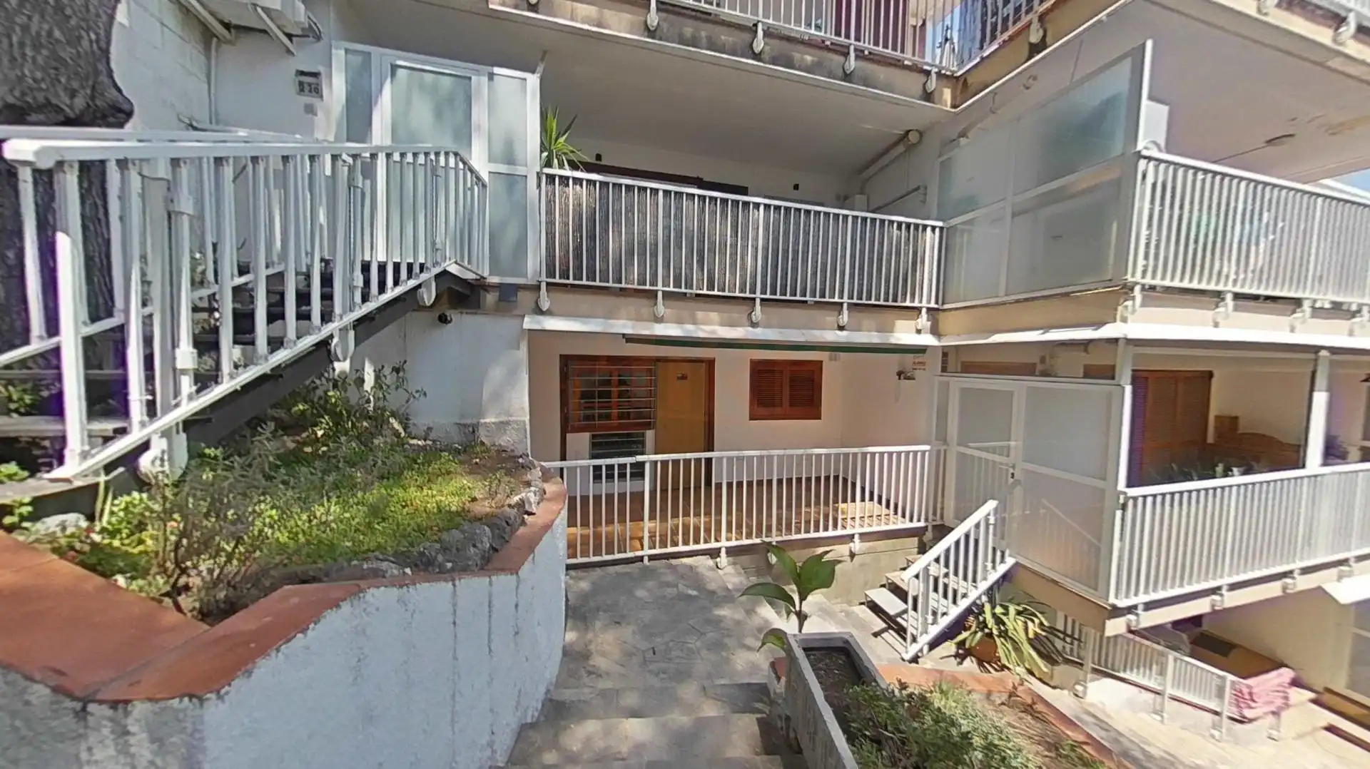 Terrassa de Pis en venda en Castelldefels amb Jardí privat, Terrassa i Piscina comunitària