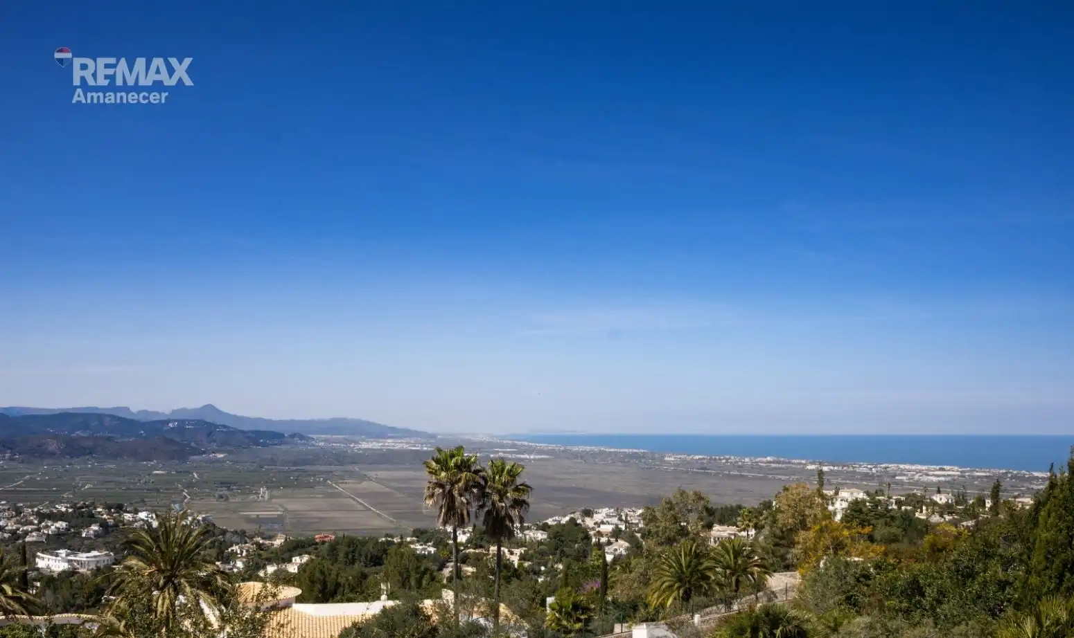 Vista exterior de Casa o xalet en venda en El Ràfol d'Almúnia amb Aire condicionat, Jardí privat i Terrassa