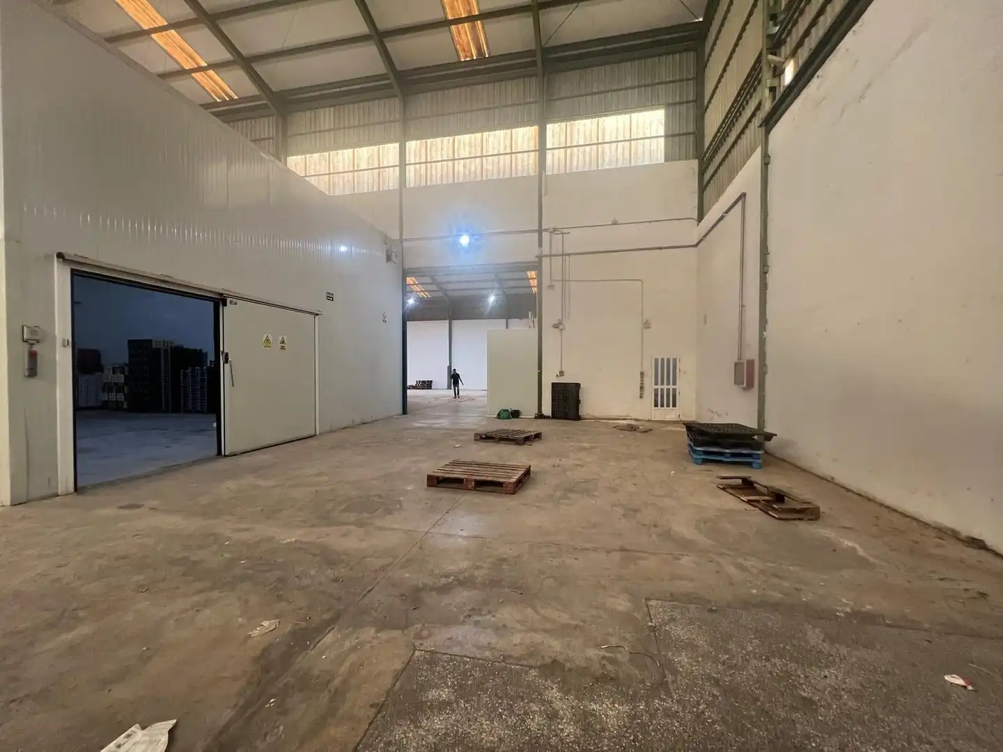 Fabrikhallen zur Miete in Elche / Elx