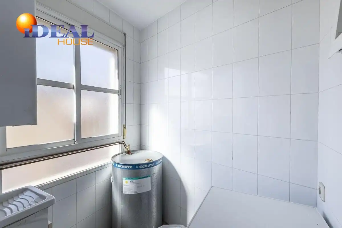 Bathroom of Flat for sale in Los Villares  with Furnished and Balcony