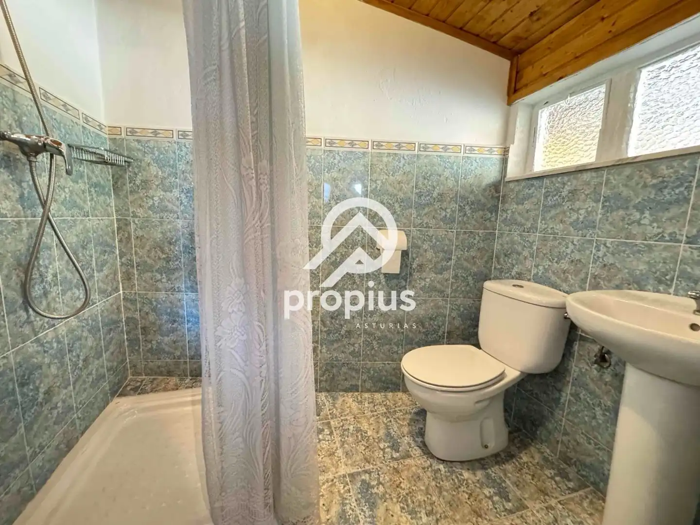 Baño de Casa o chalet en venta en Parres con Calefacción, Jardín privado y Parquet