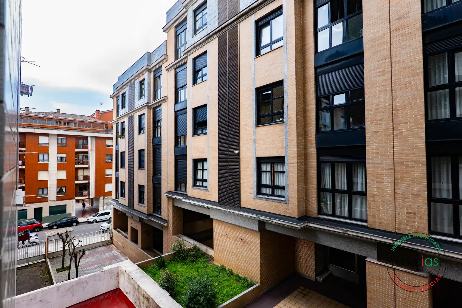 Vista exterior de Pis en venda en Gijón  amb Calefacció