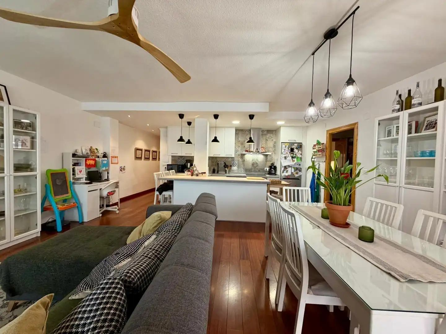Kitchen of Flat for sale in Granada  with Air Conditioner, Parquet flooring and Balcony