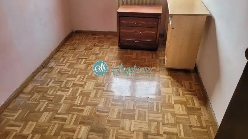 Habitación de Piso en venta en Segovia con Calefacción, Parquet y Terraza