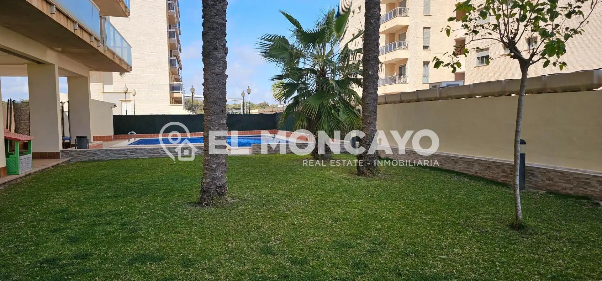Vista exterior de Ático en venta en Guardamar del Segura con Aire acondicionado, Calefacción y Terraza