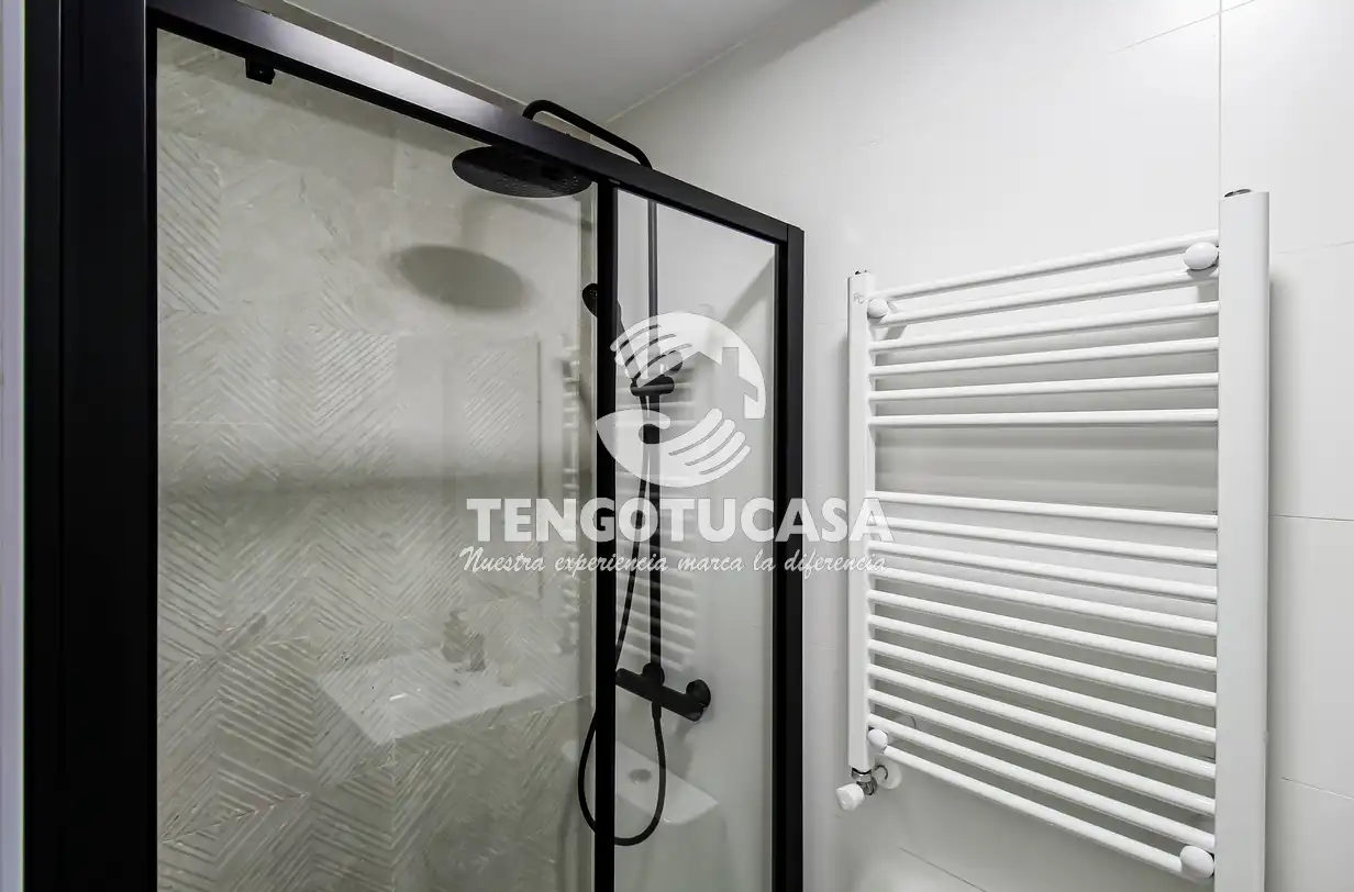 Bany de Pis en venda en Madrid amb Aire condicionat, Calefacció i Terrassa