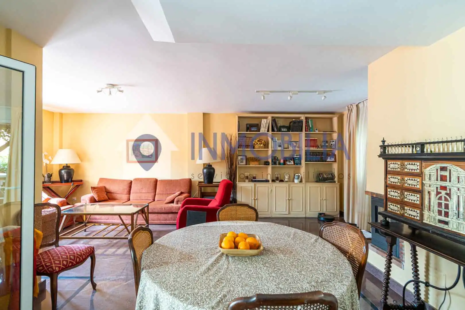 Sala de estar de Casa adosada en venta en Madrid con Aire acondicionado, Calefacción y Jardín privado