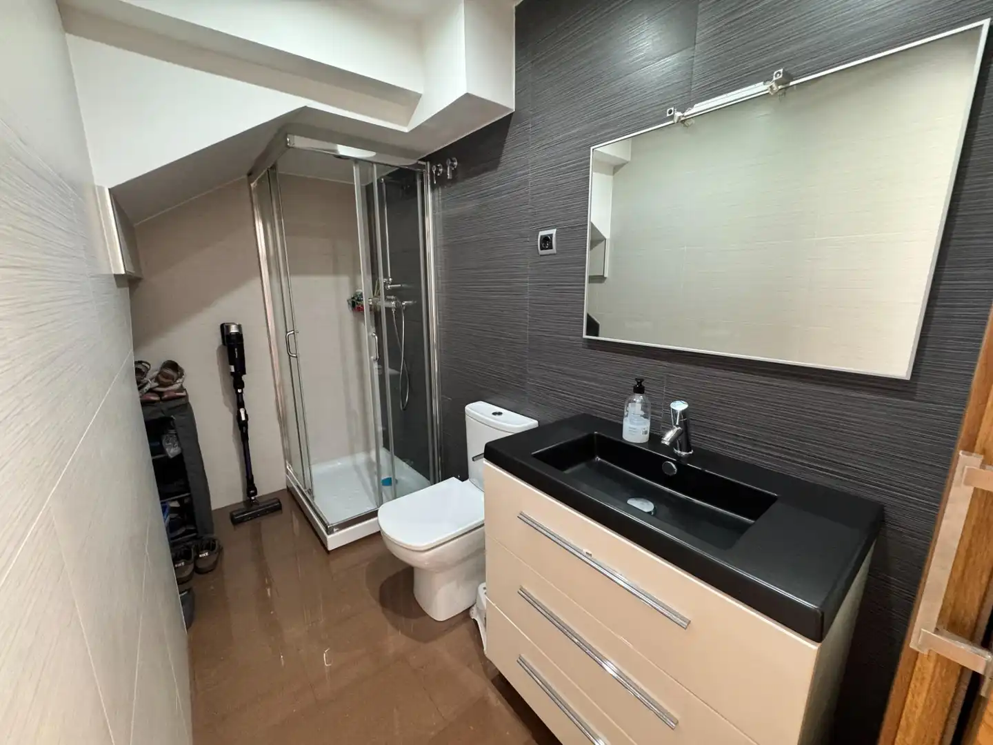 Baño de Casa adosada en venta en Gavà con Aire acondicionado, Calefacción y Jardín privado