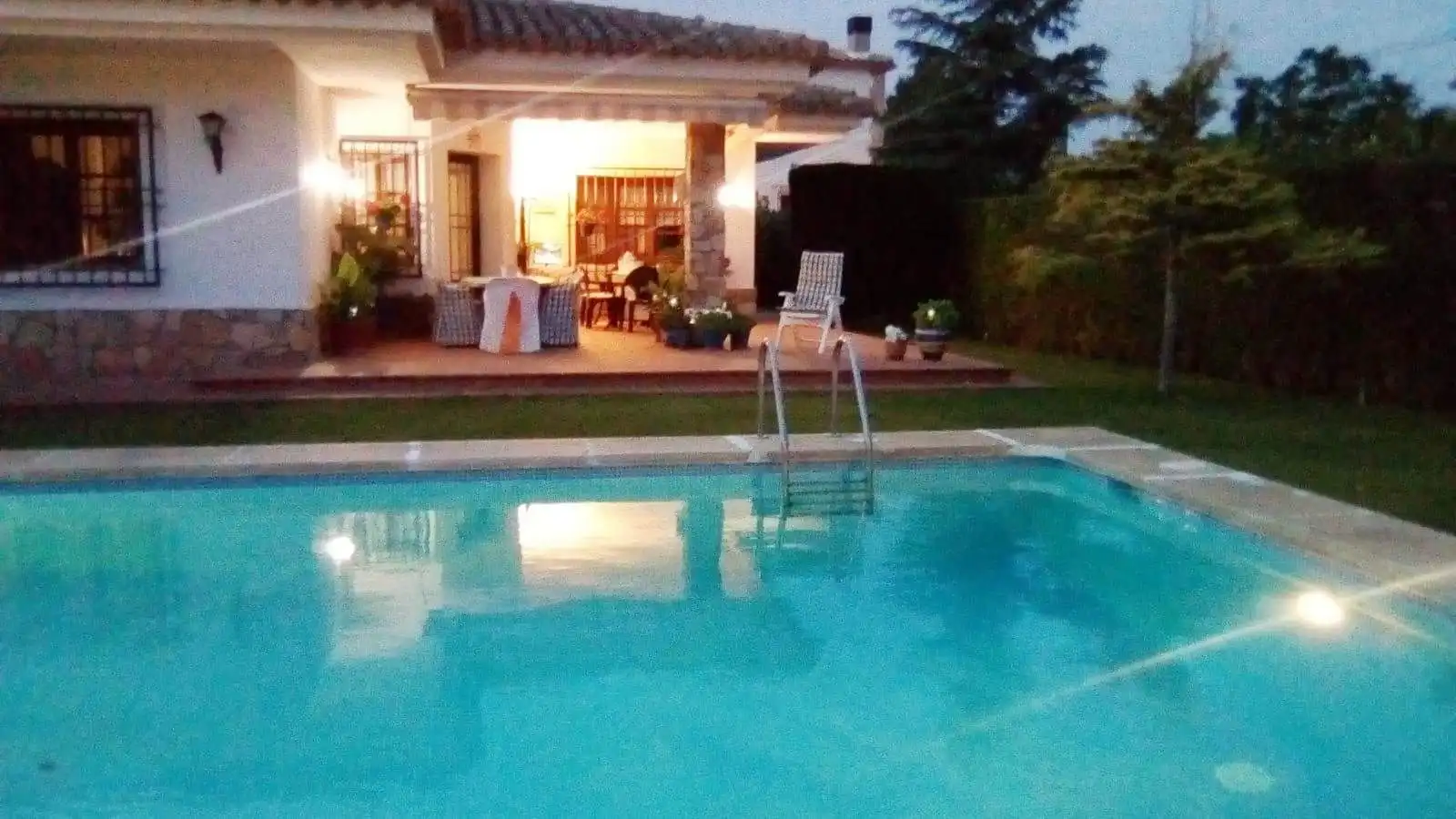 Piscina de Casa o xalet en venda en Albacete amb Aire condicionat, Jardí privat i Terrassa