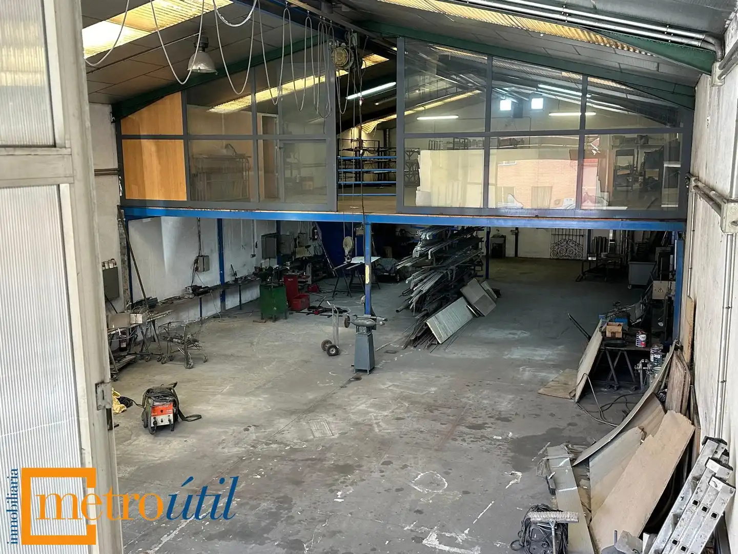 Nave industrial en venta en Villares de la Reina