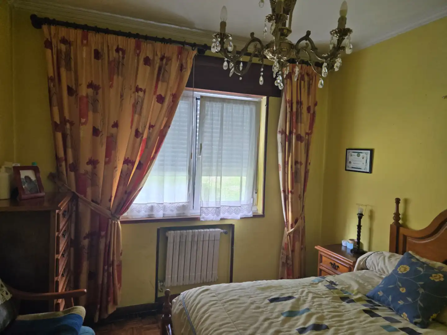 Dormitori de Casa o xalet en venda en Viveiro amb Calefacció, Jardí privat i Parquet