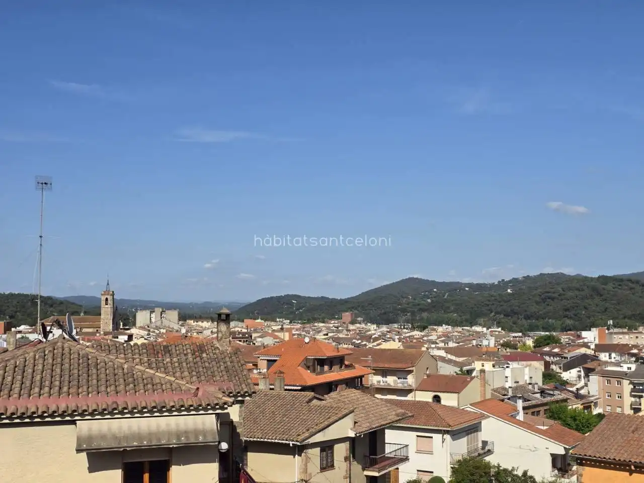 Vista exterior de Casa adosada en venda en Sant Celoni amb Aire condicionat, Calefacció i Jardí privat