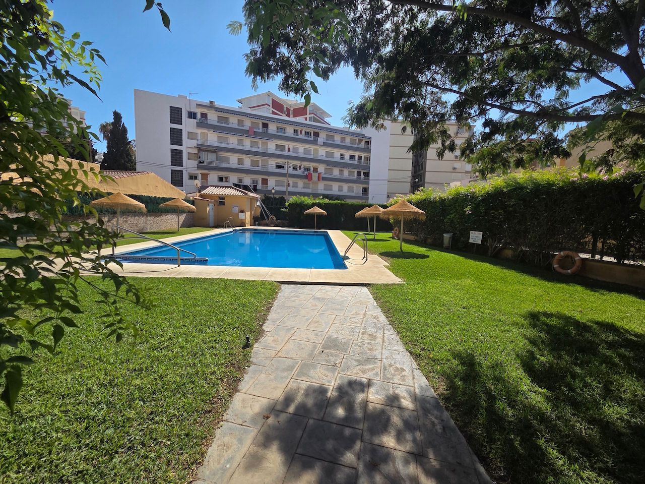 Swimming pool of Flat for sale in Vélez-Málaga  with Community pool