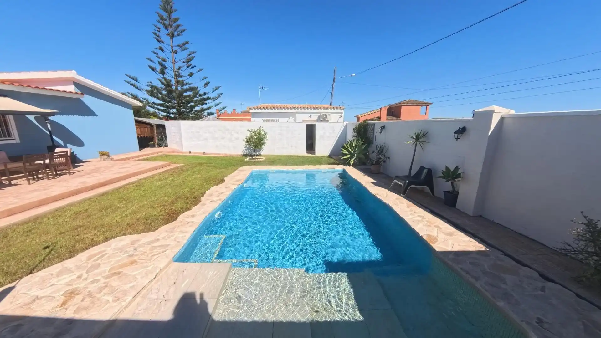 Piscina de Casa o xalet en venda en El Puerto de Santa María amb Aire condicionat, Jardí privat i Traster